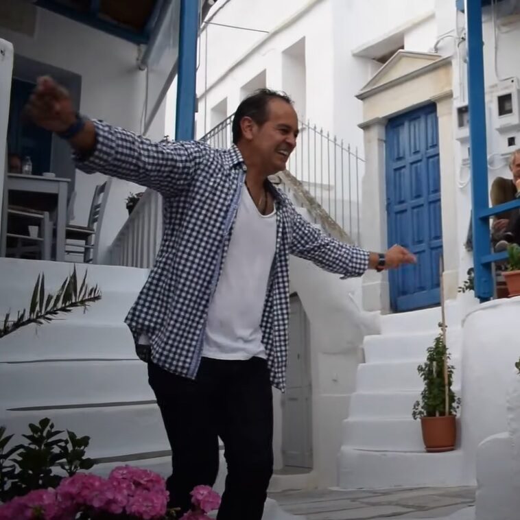 Μαζί με τον Χρήστο Φιοράντη και το συγκρότημά του